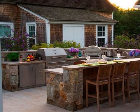 If you have a budget under 1000 dollars, you can still construct a beautiful small kitchen if you use this simple outdoor kitchen plans are ideal for a small backyard. Home Elements And Style Rustic Outdoor Patio Ideas Small ...