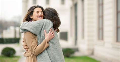8 Reasons Why You Need At Least 8 Hugs A Day List Goodnet