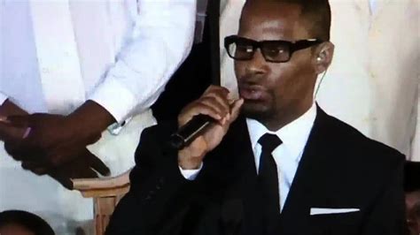 R Kelly Performs At Whitney Houston Funeral I Look To You YouTube