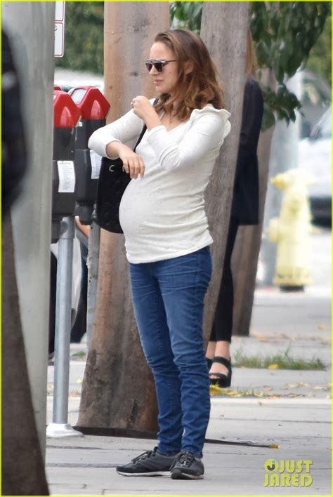 Pregnant Natalie Portman Gets In Some Pampering Time Photo 3795371 Natalie Portman Pregnant