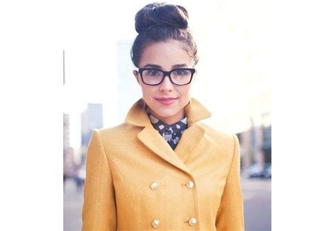 10 Ways To Look Gorgeous In Glasses Girls With Glasses Glasses Makeup Looking Gorgeous