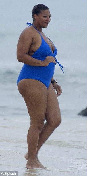 Entertainment Curvy Queen Latifah Busts Out Of An Unflattering