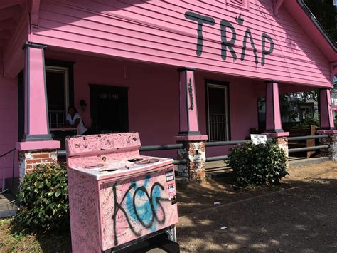 New Look Chainzs Pink Trap House Will Be Repainted White Wabe