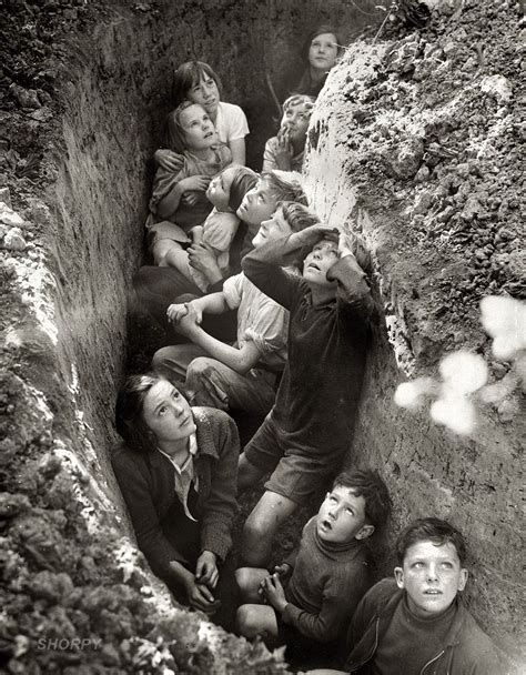 England 1940 41 Battle Of Britain Children In An English Bomb