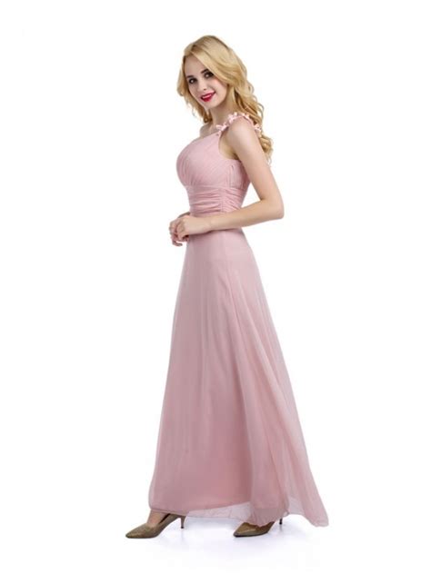 Apr 29, 2021 · street style: Vestito lungo da Cerimonia monospalla rosa cipria