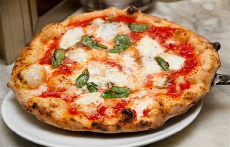 Italy Pizza 30 Iconic Pizza Styles You Will Find On The Menu In Italy