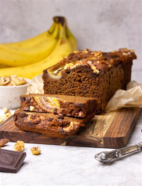 This is the best vegan banana bread recipe ever, and it's so easy to make! The Perfect Vegan Banana Bread - The Veggienator