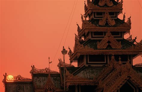 Myanmar Yangon The Shwedagon Pagoda By John Seaton Callahan