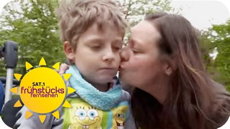 Berechne einfach, wie groß dein kind werden wird und schau, ob und wie stark dein kind vom größendurchschnitt abweicht. Max (7) wird sterben: Demenz bei Kindern | SAT.1 ...