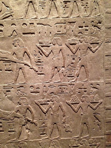 Wenn wir heute an das alte ägypten denken, kommen uns zuerst die beeindruckenden pyramiden als hieroglyphen (bild: Hieroglyphen, Ägypten, Stein, Textur, Museum, Skulptur ...