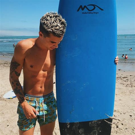 Shirtless Lads Kian Lawley The First Few Pics GuyTography
