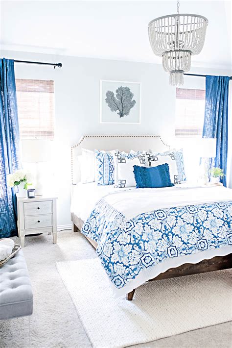 10 Blue And White Room Ideas