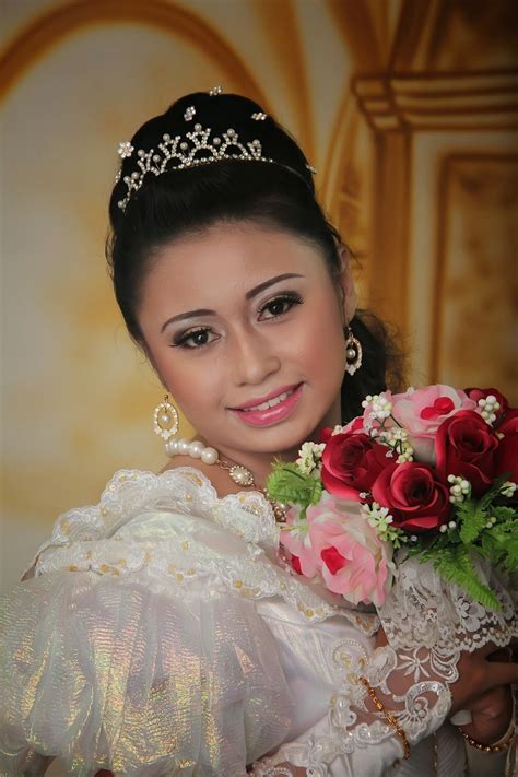 «special thanks to @astrivinaf (pengantin sunda klasik) makeup,sanggul by @ambarsipmakeup foto…» Butik Pengantin De Lyda Andaman: BUTIK PENGANTIN STUDIO INDOOR DAN OUTDOOR