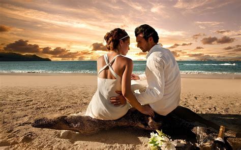 Romantic Couple Love On Beach Hd Desktop Wallpapers Hd