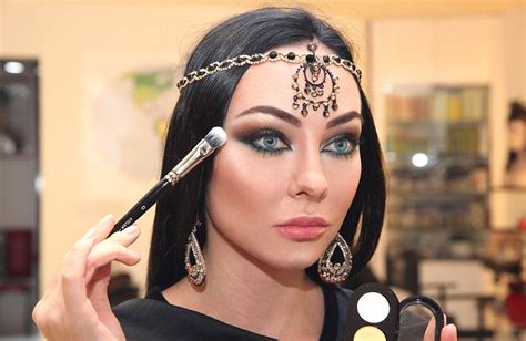 Arabic Make Up Training In Dubai Arabic Makeup Makeup Course Training Center Fashion
