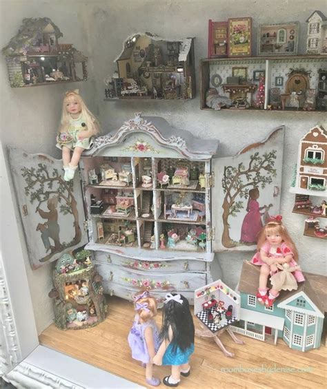 Many Mini Miniatures Dolls House Interiors Christmas Toy Shop