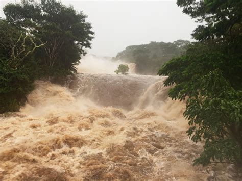 Flooding Closes Roads On Hawaii S Big Island KTVL