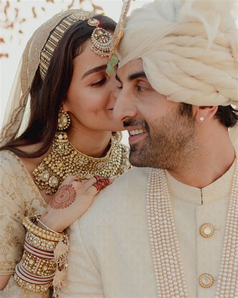Ranbir Kapoor Is Cuddling Alia Bhatt In An Unseen Picture From Their Wedding Shared By Her Maasi