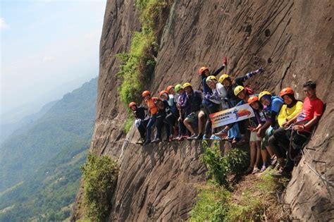 Lokasi Tebing Gunung Parang Purwakarta Wisata Yang Memacu Adrenalin