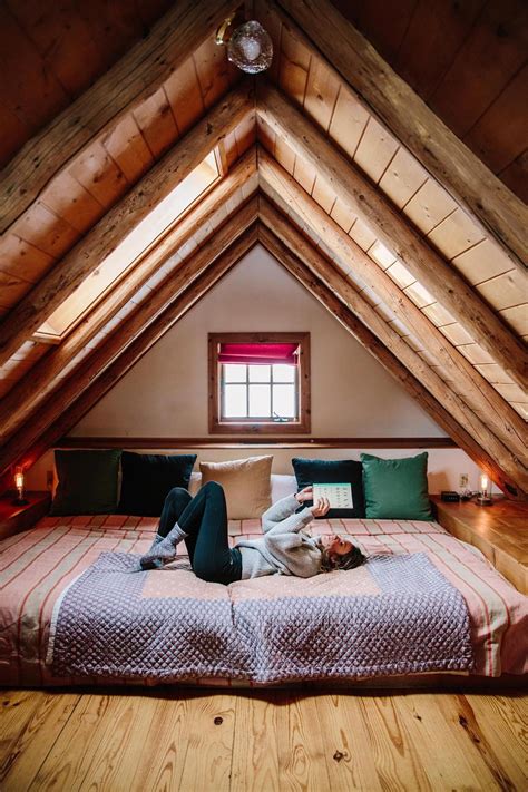 40 Cozy Cabins And Homes That Are The Perfect Escape For Your Next