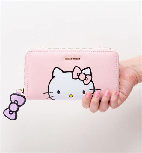 Pastel Pink Hello Kitty Wallet From Difuzed In 2021 Hello Kitty