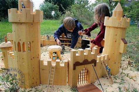 Selbst.de hilft ihnen beim selber bauen. Ritterburg Set | Holzspielzeug, Kinderspielzeug aus holz, Ritterburg