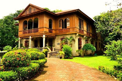 Famous Historical Houses In The Philippines To Visit