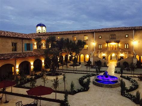 Nighttime Courtyard Luxury Resort Resort Paso Robles