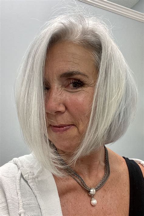 Silver White Hair Silver Hair Color Silver Age Stylish Older Women Long Hair Older Women
