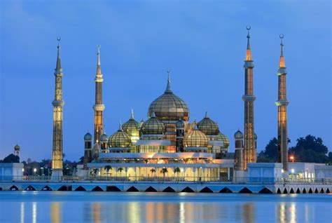 Masjid kristal terletak di dalam kawasan pelancongan taman tamadun islam, pulau wan man, kuala terengganu, terengganu. Cristal Mosque, Kuala Terengganu, Malaisia | Mosquée, Photos