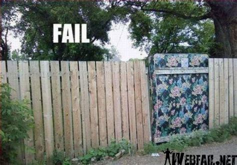 How Not To Repair A Wood Fence Fail Picture Webfail Fail Pictures