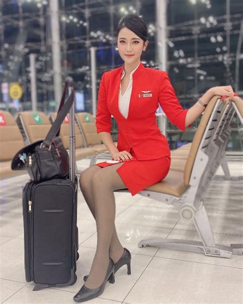 𝑆𝑢𝑡ℎ𝑎𝑡ℎ𝑖𝑝♡︎ On Instagram “ลงชุดแดงบ้าง♥️” Sexy Flight Attendant