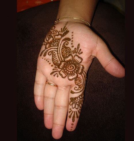 A henna kit and guide book for beginners. Mehndi Designs For Kids | zentrader
