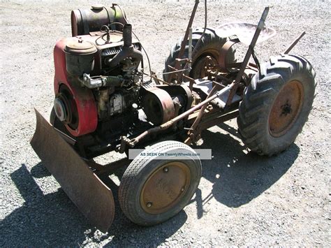 Even a poorly running tractor will tell you a lot about what kind of work decide how extensively you will need to restore the engine and how much work the body and. Old Gibson Garden Tractor W/ Wisconsin Engine Electric Start Runs/drives Good