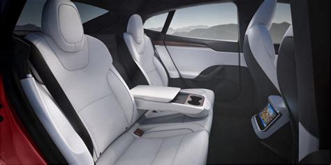 Refreshed 2021 Tesla Model S Revealed With Airplane Yoke Steering Wheel