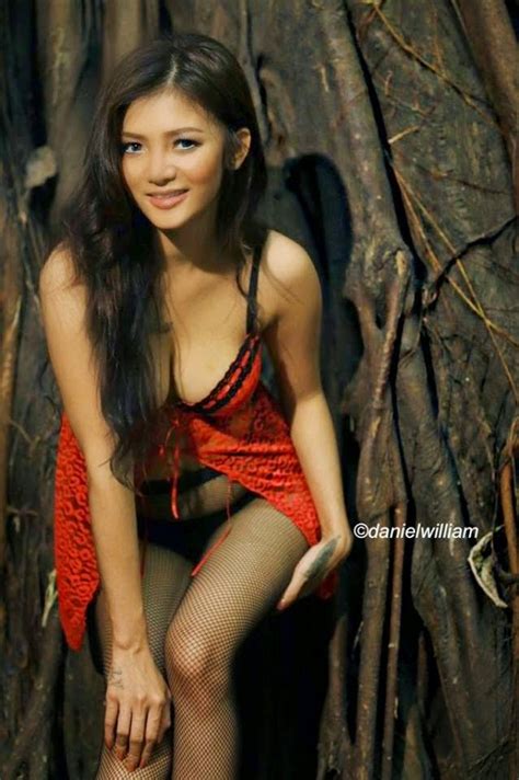 Indri Lestari Hot Spesial Photoshoot Model Indonesia Zona Artis Lagi