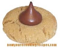 Even though i decided to try some new recipes (nothing against you gingerbread and molasses cookies,) i knew there was one recipe that i. Hershey Kiss Cookies Recipe