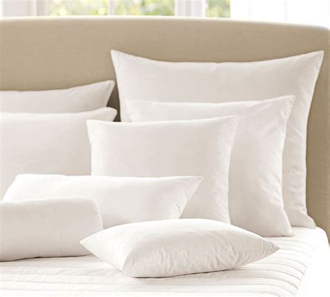 Namun, bayi biasanya tidak menggunakan bantal biasa, alias direkomendasikan untuk menggunakan bantal peang atau bantal donat. Tips Beli Bantal Untuk Tidur Yang Nyaman Artikel Indonesia ...