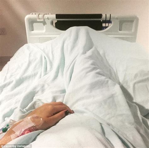 Фотографии в больнице на кровати без лица фото