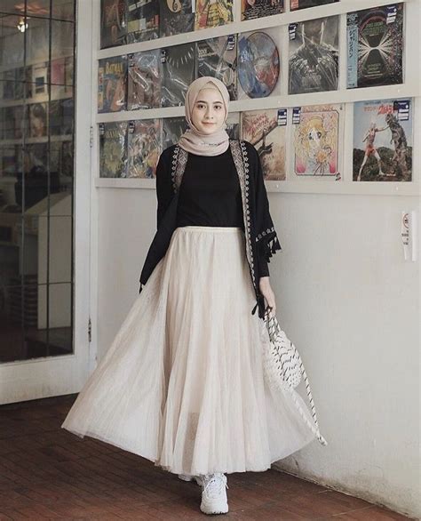 fashion kondangan hijab dengan rok span polos hijab fashion