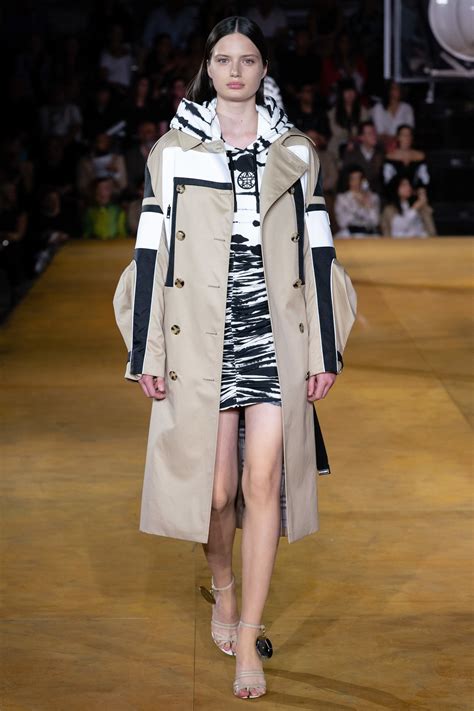 Burberry Spring 2020 Ready To Wear Collection Vogue Fashion Ready