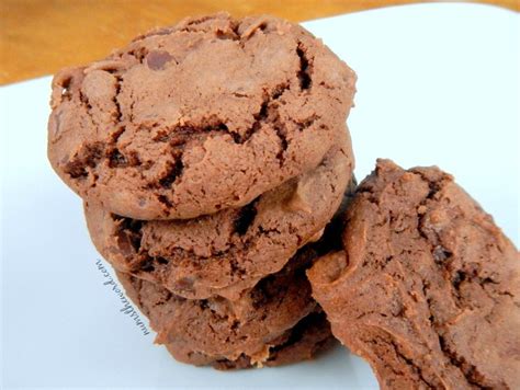 I've taken my favorite devil's food cake, layered it with cheesecake and topped it with a generous portion of chocolate chip cookie dough. Devil's Food Cake Mix Cookies - NumsTheWord