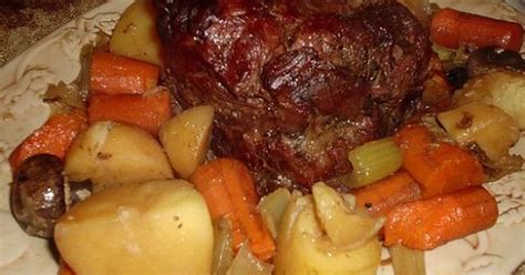 Season chuck roast cubes with salt and pepper. 10 Best Eye of Round Roast with Potatoes and Carrots Recipes