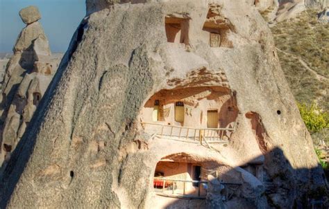 Uchisar In Cappadocia A Castle Cave Homes And Luxury Hotels