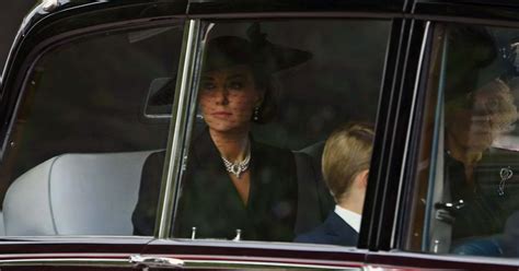 Kate Middleton Oozes Elegance As She Arrives At Westminster Abbey