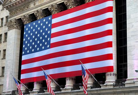 Giant Flag Hanging Vertically Giant American Flags Giant Usa Flags