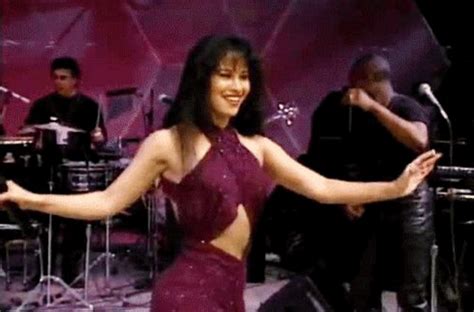 15 Words That Mean Something Different To Selena Fans Selena Selena Quintanilla Selena Pictures