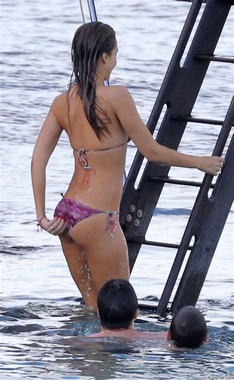 Hot And Funny Videos S And Pictures Jessica Marie Alba