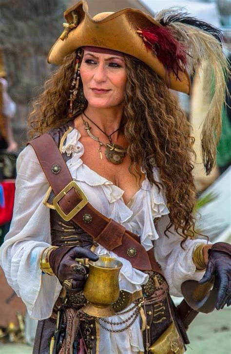Diy Female Pirate Costume Ideas And How To Tutorials Piratin Kostüm Selber