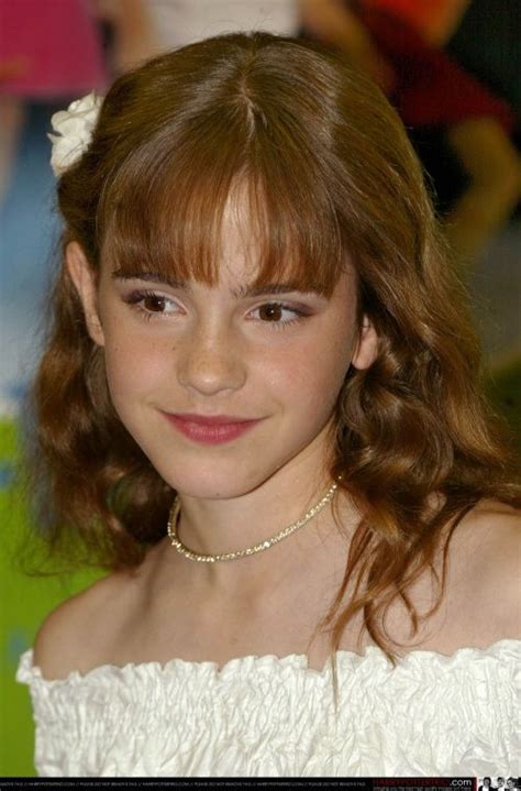 Emma Watson 2002 At The Scooby Doo Premier I Love The Flower In Her